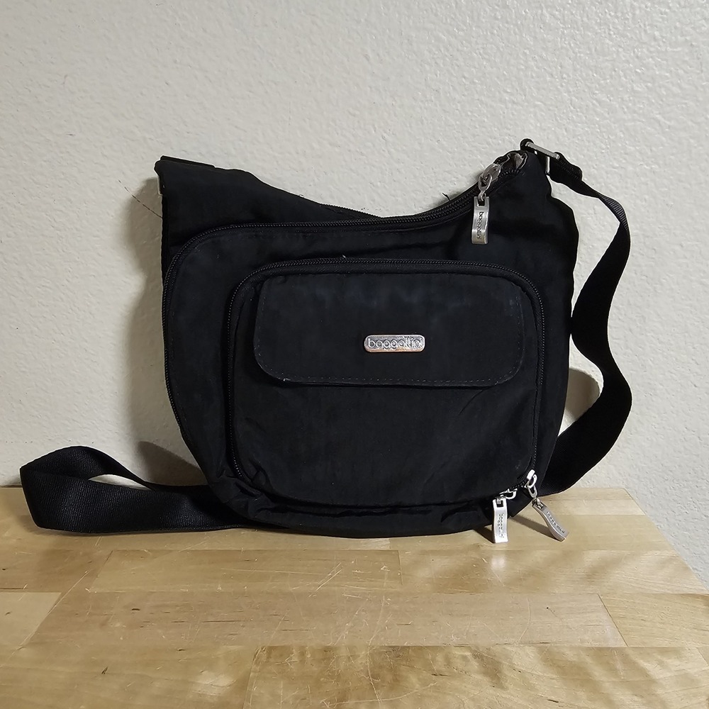 Baggallini Multipocket Criss Cross Zipper Crossbody Purse Travel Bag Sporty